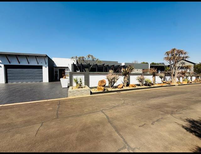 3 BEDROOM HOUSE FOR SALE IN SABLE HILLS